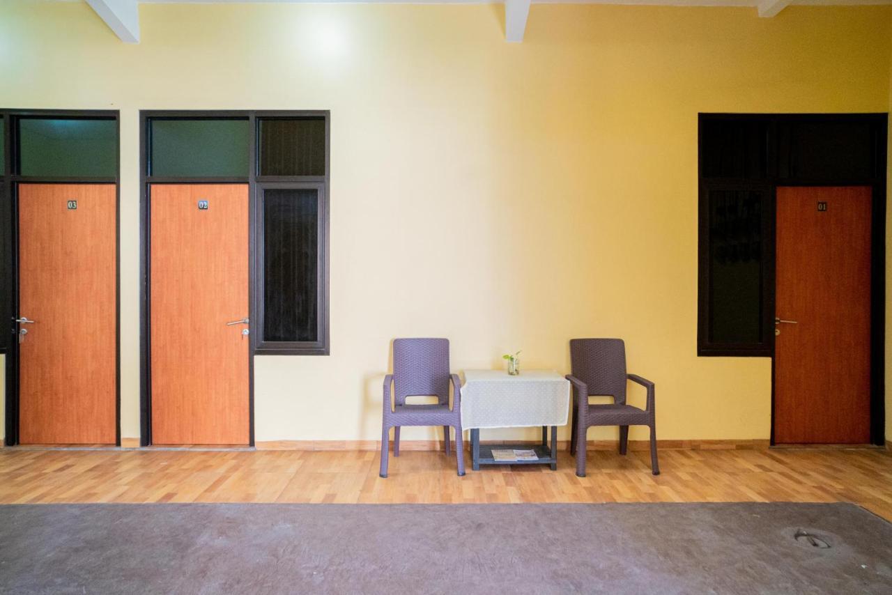Reddoorz Syariah Near Jembatan Merah Plaza Krembangan Esterno foto